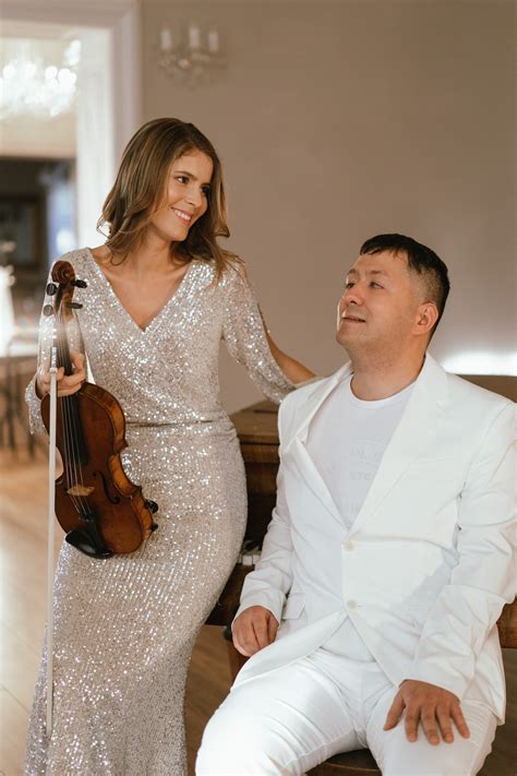 Duo PV Acoustic počas vianočného koncertu na zámku