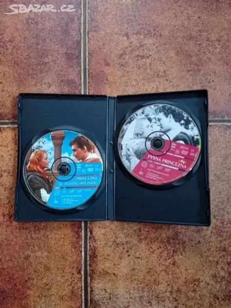 Porovnanie archívneho DVD so zlatou vrstvou a DVD na bežné používanie s potlačou.