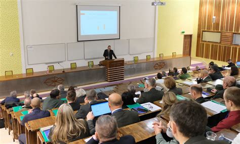 Fotografie z medzinárodnej konferencie, stretnutie s veľvyslancami, študenti fakulty aplikovaných jazykov