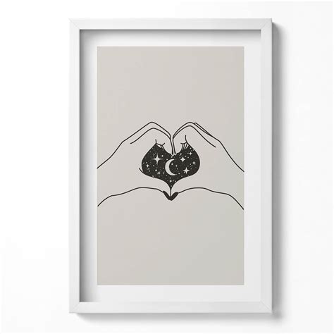 ilustrácia ruky píšucej blahoželanie