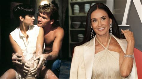 Scéna z filmu Duch s Patrickom Swayzem a Demi Moore pri hrnčiarskom kruhu.