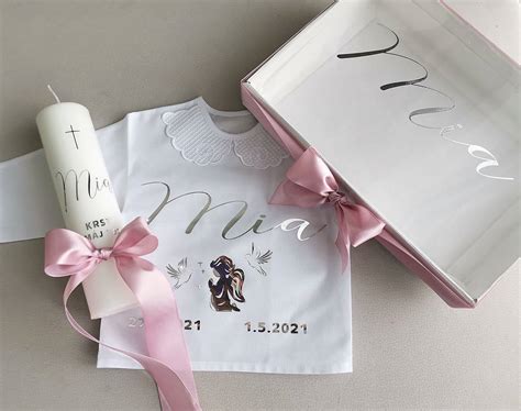 Fotografia: personalizovaný drevený set ku krstu s krížikom, ružencom a tabuľkou na peniaze