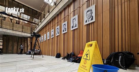 Ilustračná fotografia politikov počas rokovania
