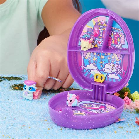 detailná fotografia exkluzívnych figúrok Hatchimals v sviatočných hniezdach