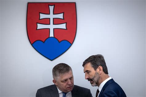 Infografika smerovania zahraničnej politiky Slovenska na štyri svetové strany