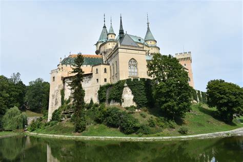 Zámok Peleš v Sinae je architektonický skvost s bohatou históriou.