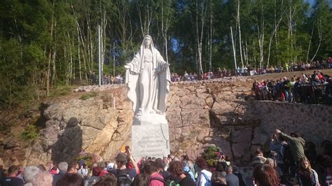 Fotografia pútnikov na trase pešej púte