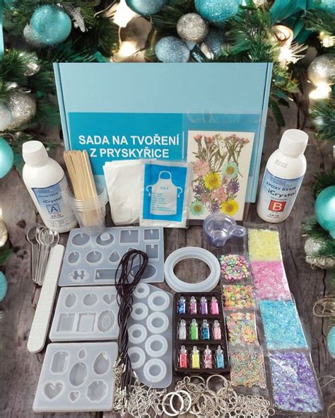 Sada na výrobu svietnikov z živice s farebnými pigmentmi