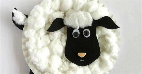 Detská maska ovečky z papiera a vaty s huňatým povrchom