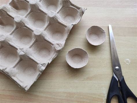 Návod na výrobu Minion kostýmu z kartónu a žltého trička