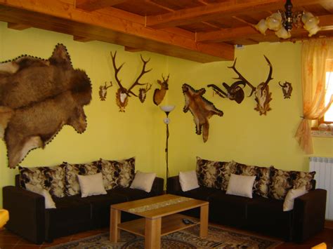 Dekoratívne foto: terasa Vinárne u Ľudvíka s osvetlením