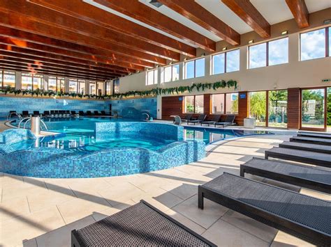 Pár relaxujúci vo wellness centre