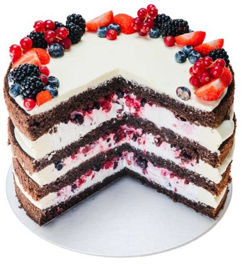 Vrstvená torta s ovocím a krémom