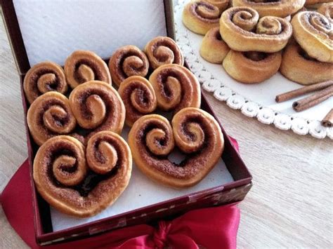 Ilustračná fotografia medovníkového závinu so štedrou náplňou