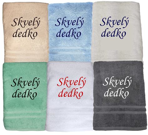 Elegantne poskladané darčekové osušky