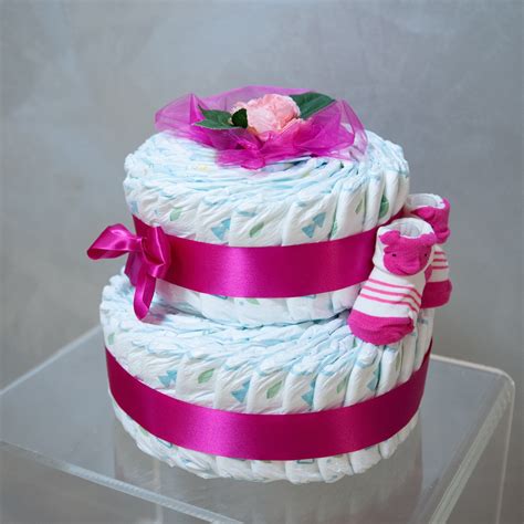 Darčekové osušky poskladané ako torta alebo kvety v košíku