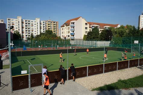 archívna fotografia Gymnázia Jána Hollého v Trnave