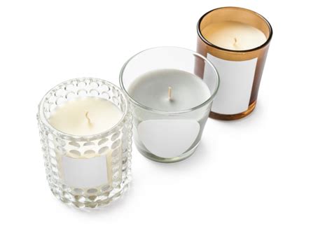 ilustračná fotografia rôznych typov nádob na sviečky