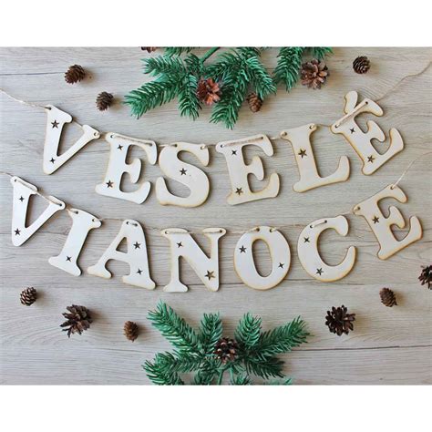 Drevená girlanda s nápisom 