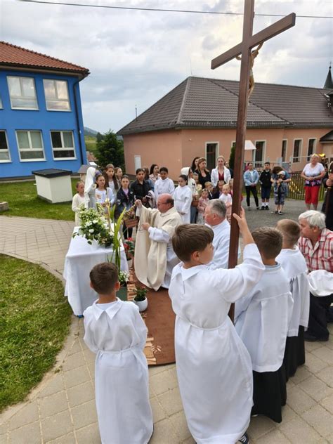 Fotografia z procesie pri príležitosti sviatku Najsvätejšieho Kristovho Tela a Krvi v Piešťanoch