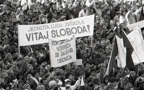 Ilustračná fotografia z obdobia Nežnej revolúcie