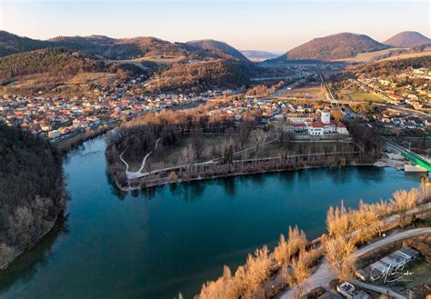 Panoráma Budatínskeho zámku na sútoku riek