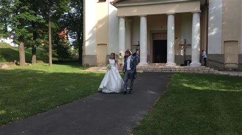 Prvé oficiálne fotografie z svadby Jána Ďurovčíka a Barbory Hlinkovej - šťastný pár