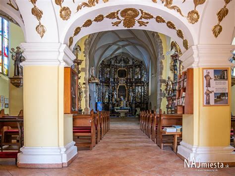 Interiér farského kostola Najsvätejšieho Kristovho Tela a Krvi v Nižnom Hrušove