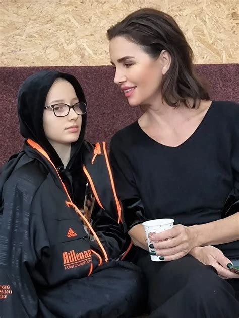 Fotografia otca s dcérou na svadbe