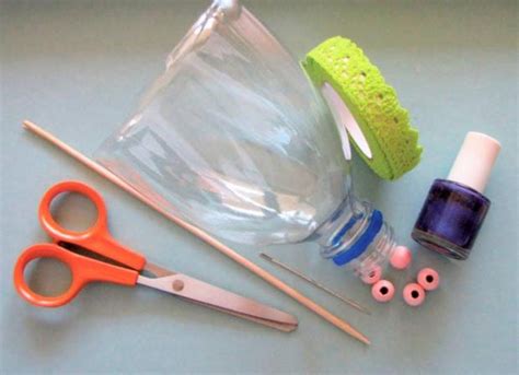 Názorné kroky výroby krabičky z PET fľaše