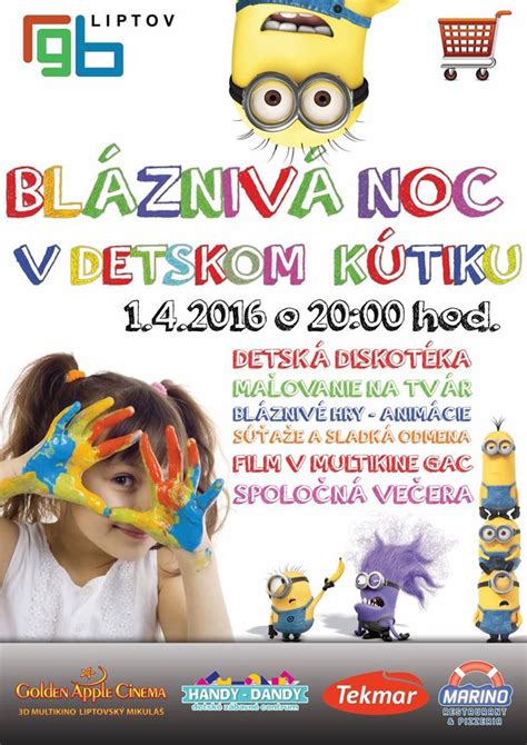 deti vo foto kútiku s rekvizitami