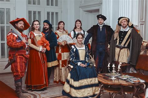 Koláž historických rytín zobrazujúcich renesančné plesové zábavy
