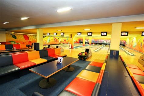 Fotografia bowlingových dráh v ŠRC.