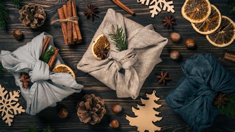 Príklady ekologického balenia darčekov technikou Furoshiki