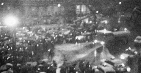 Dobová fotografia Sviečkovej manifestácie