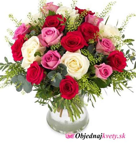 Kytica zložená z rôznych farebných ruží