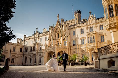 Infografika: Prehľad priemerných nákladov na svadbu v kaštieli na Slovensku