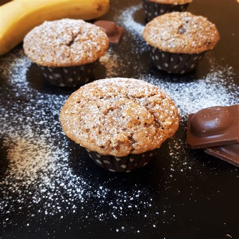 Muffiny s pribináčikovým krémom posypané práškovým cukrom