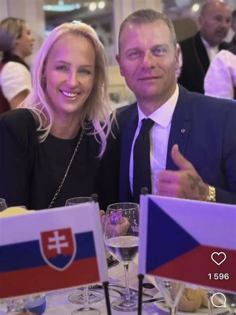 Svadobná fotografia Zuzany Belohorcovej a Vlastimila Hájeka