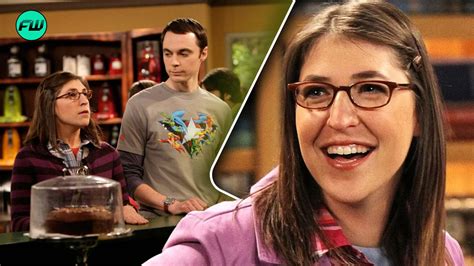 Svadobná fotografia Sheldona Coopera a Amy Farrah Fowler zo seriálu
