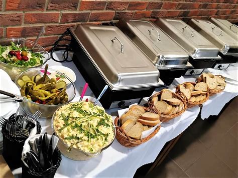 Servírované jedlo na cateringu