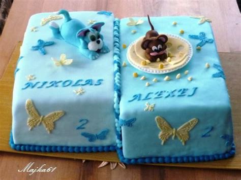 Torta pre dvojičky s ružovými a modrými prvkami