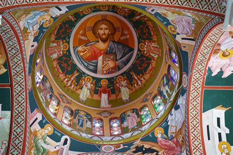 Ilustrácia Krista ako Najvyššieho Kňaza, ktorá zdôrazňuje jeho obetovanie a sprostredkovanie medzi Bohom a ľuďmi.