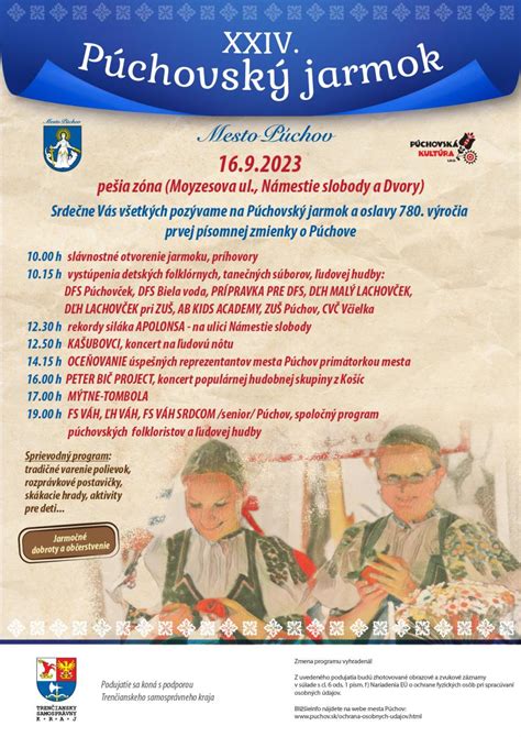 Rušný Púchovský jarmok s jarmokármi a stánkami