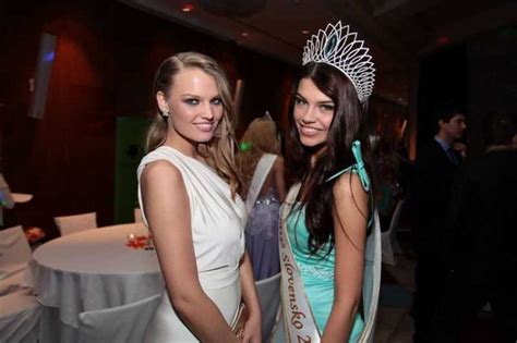 Karolína Chomisteková s korunkou Miss Slovensko 2013