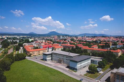 Foto: Historická budova Prešovskej univerzity, symbol dlhej akademickej tradície