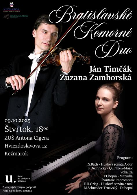 Duo hudobníkov (klavír a husle) na pódiu