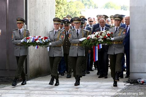 Foto: Oficiálni hostia na oslavách 75. výročia SNP v Banskej Bystrici