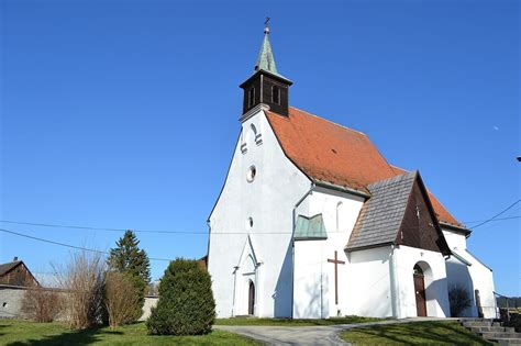 Gotický kostol svätého Mikuláša biskupa v Bánovciach nad Bebravou