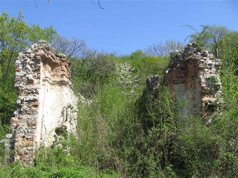 Ruiny Zoborského kláštora v Nitre s historickou atmosférou